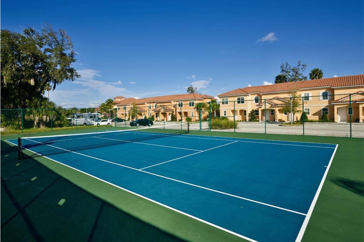 Upscale 2Br Lakefront Townhome - Private Hot Tub! Orlando Exteriér fotografie