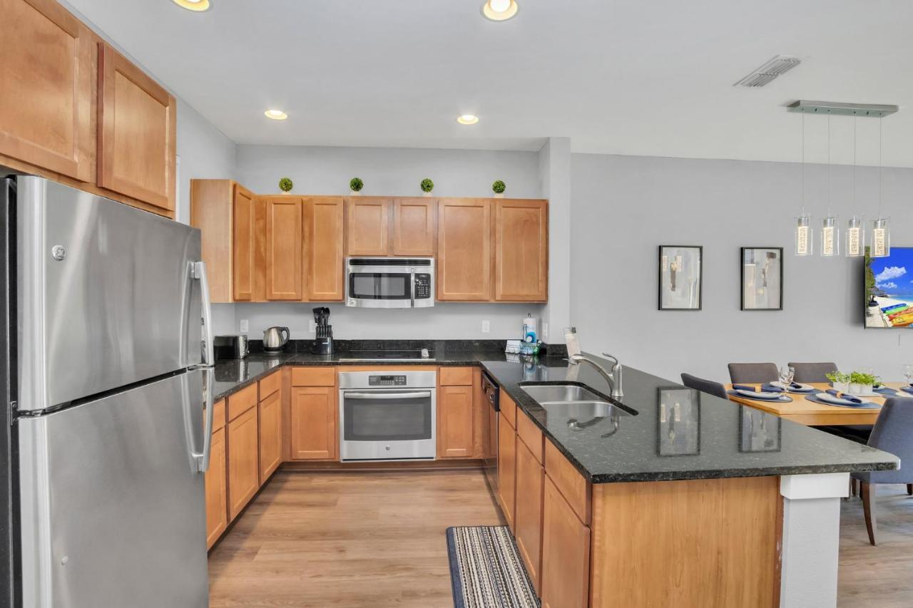Upscale 2Br Lakefront Townhome - Private Hot Tub! Orlando Exteriér fotografie
