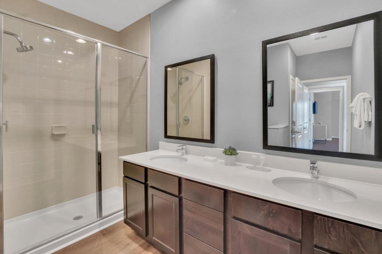 Upscale 2Br Lakefront Townhome - Private Hot Tub! Orlando Exteriér fotografie